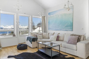 Leilighet med panoramautsikt og terrasse